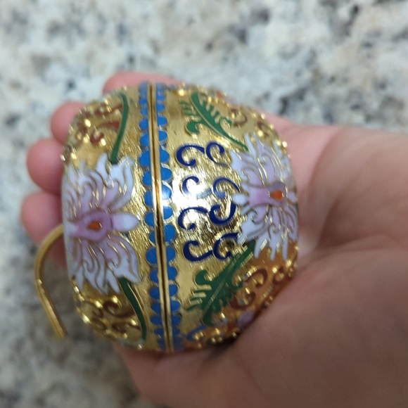 CLOISONNE Chinese APPLE TRINKET JEWELRY BOX - great condition - 4.5" Tall - Picture 4 of 6